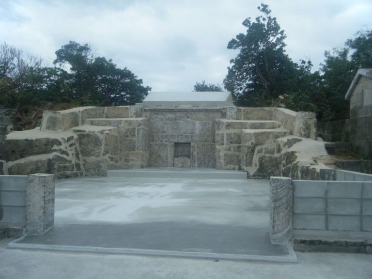 石灰岩墓　改修工事（糸満市）