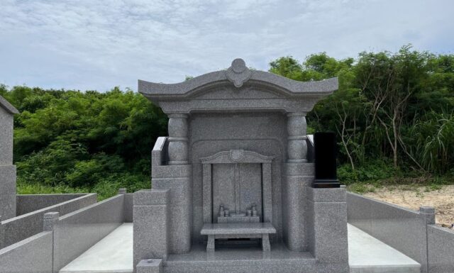k家之墓新築工事完了 久米島