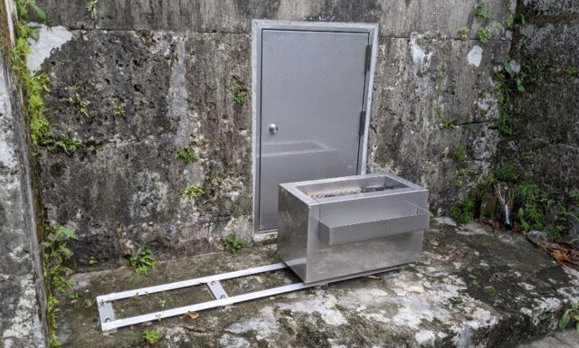 「耐久性とメンテナンスの容易さのためにステンレス製の墓扉を選択してください。」沖縄