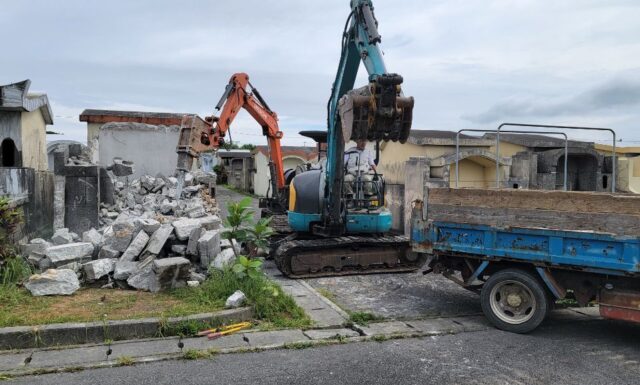 S家之墓建て替え工事・・・【解体撤去工事】沖縄市営霊園